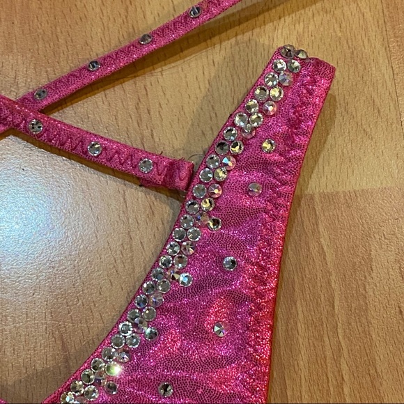 🍀 Lucky Figure Bodybuilding Competition Bikini 🍀 - Picture 15 of 16